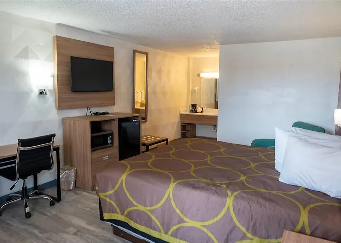 Super 8 Hotel