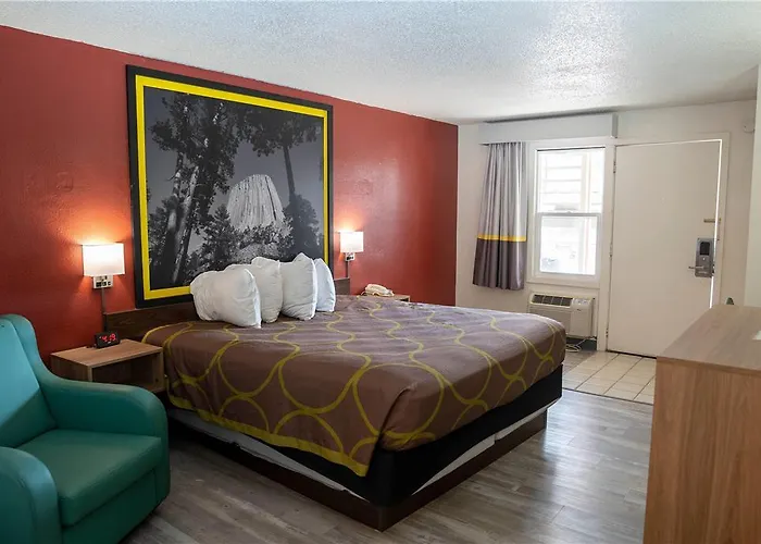 Super 8 Hotel *